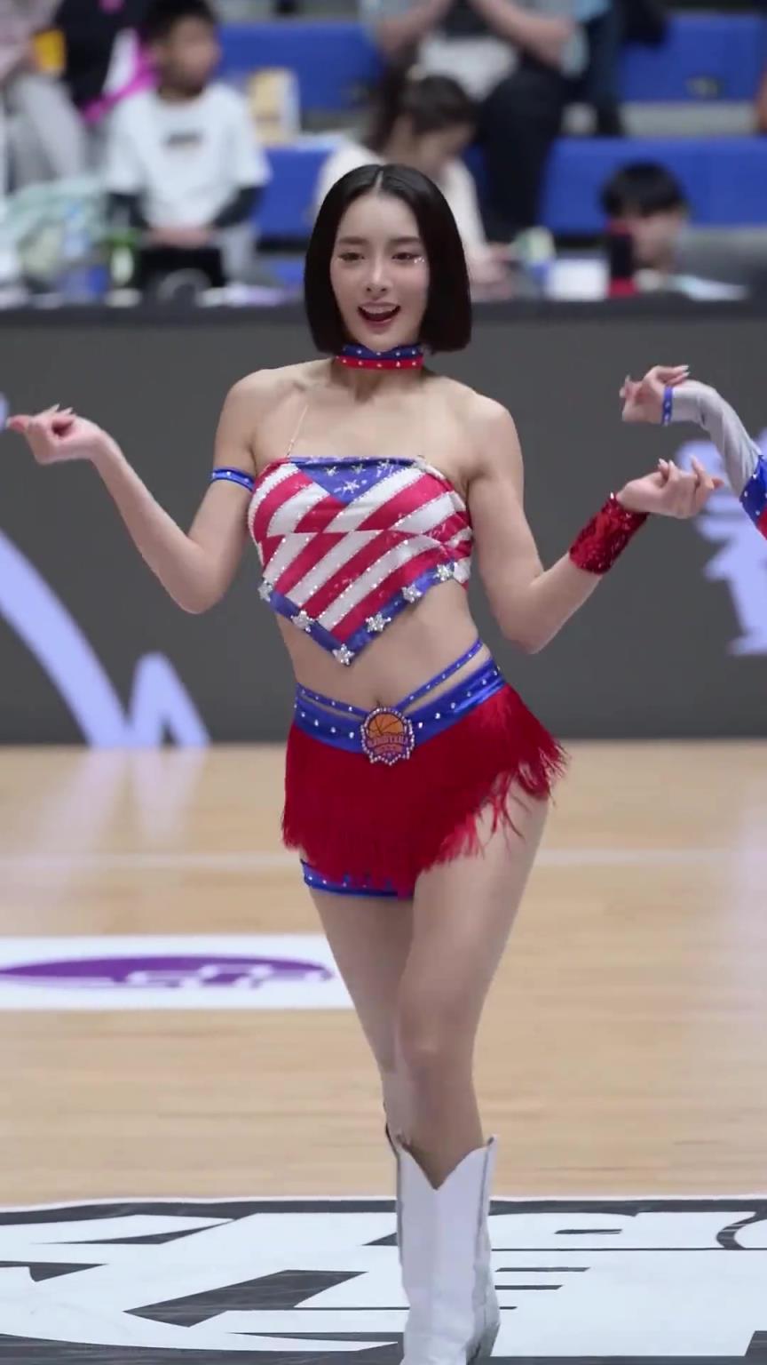 太離譜了 ！幾乎是完美女人！